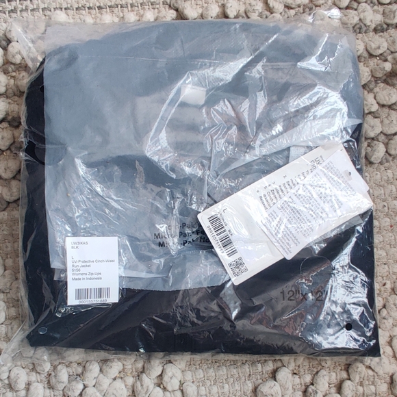 Lululemon NWT UV-Protective Cinch-Waist Running Jacket In Black Size Large - Picture 5 of 5